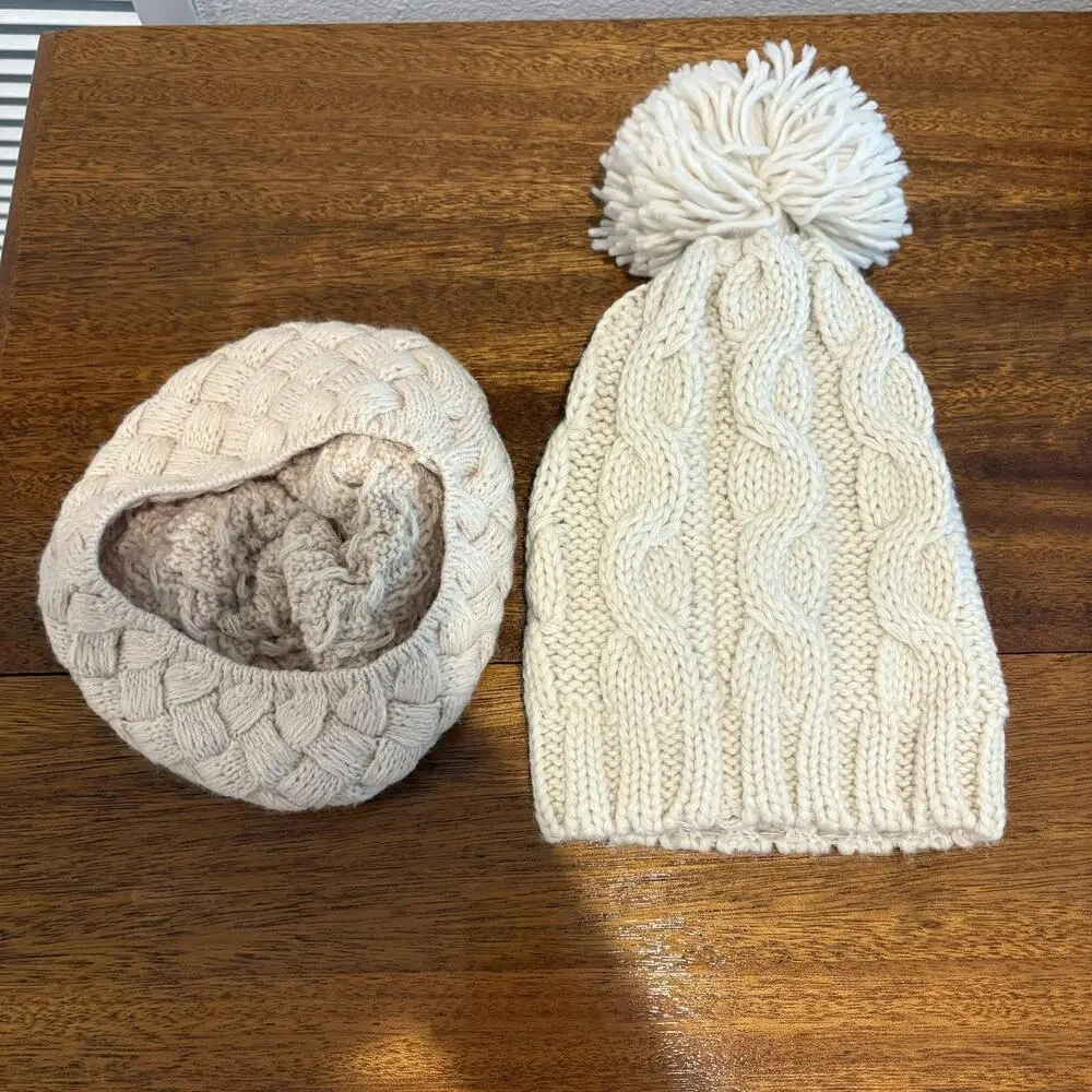 Lot of 2 Beanies babyGap Hat Fitted Girls XS/S Ivory Cable Knit Pom Fleece Lined